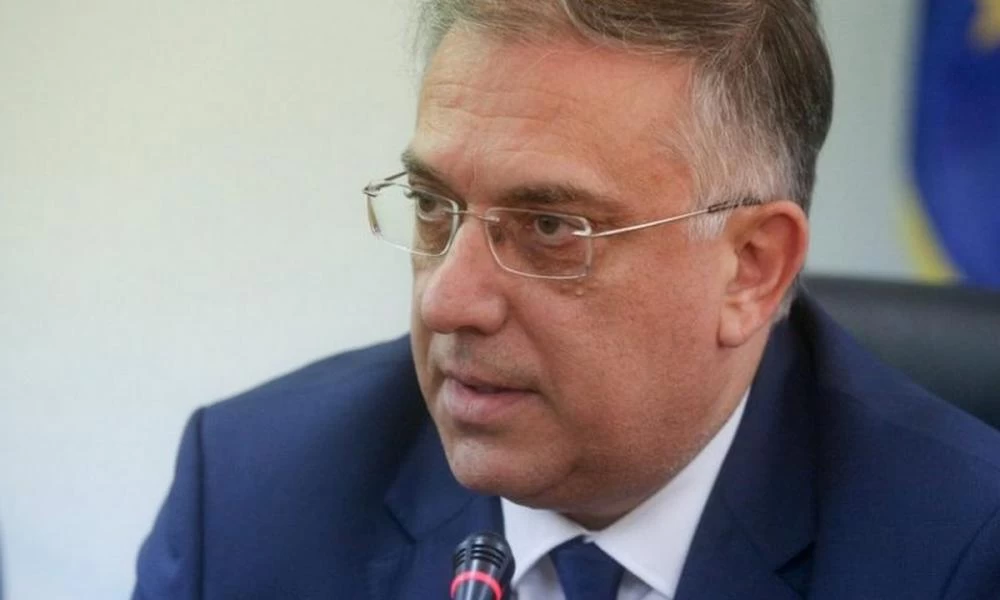 Θεοδωρικάκος: Η αρμοδιότητα για αναστολή λειτουργίας σχολείων ανήκει στα υπ. Παιδείας και Υγείας